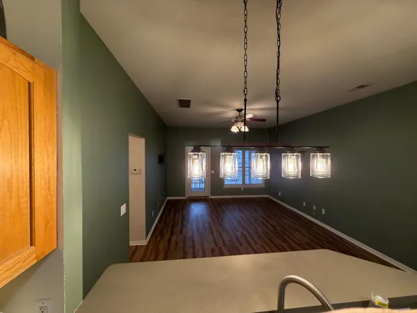 $1,900 | 2782 South Knightsbridge Circle, Ann Arbor, MI 48105