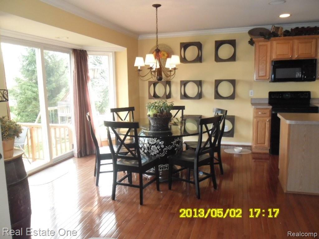 1574 Nadine Rochester, MI 48307 - Photo 8 of 19 Breakfast Nook