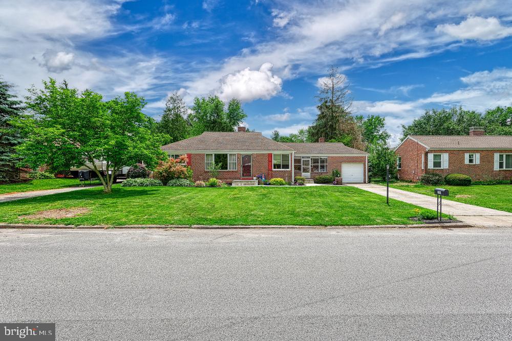 2064 Sycamore Road York, PA 17408 - Photo 2 of 41
