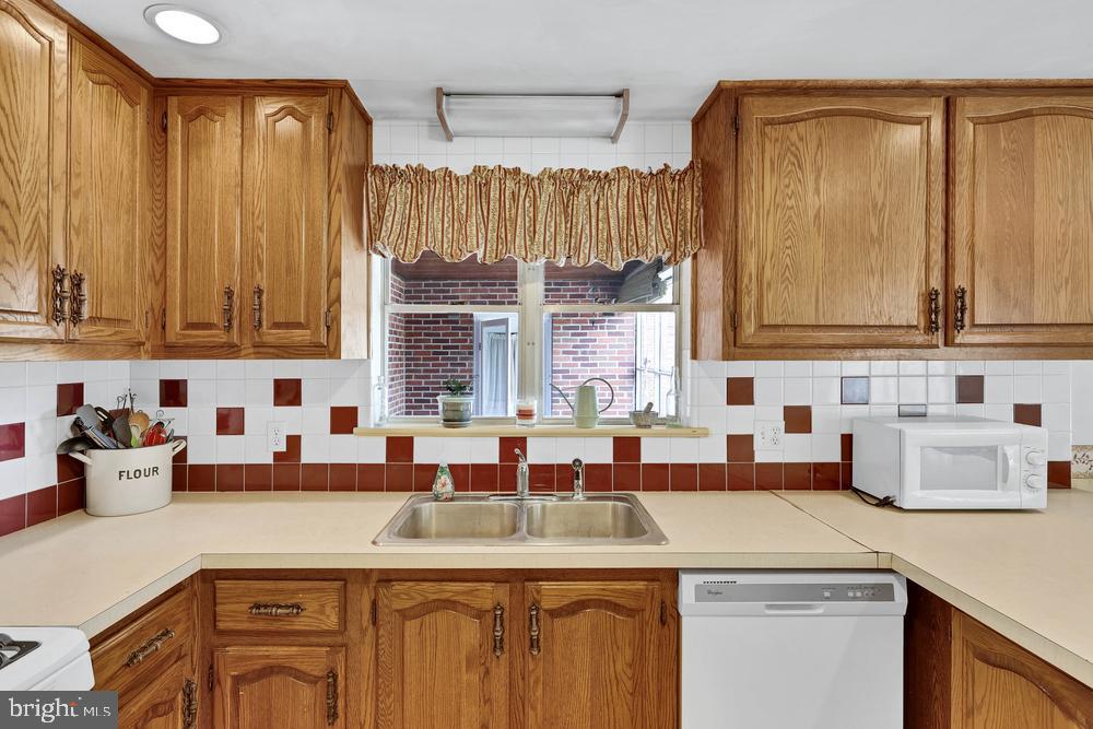 2064 Sycamore Road York, PA 17408 - Photo 19 of 41