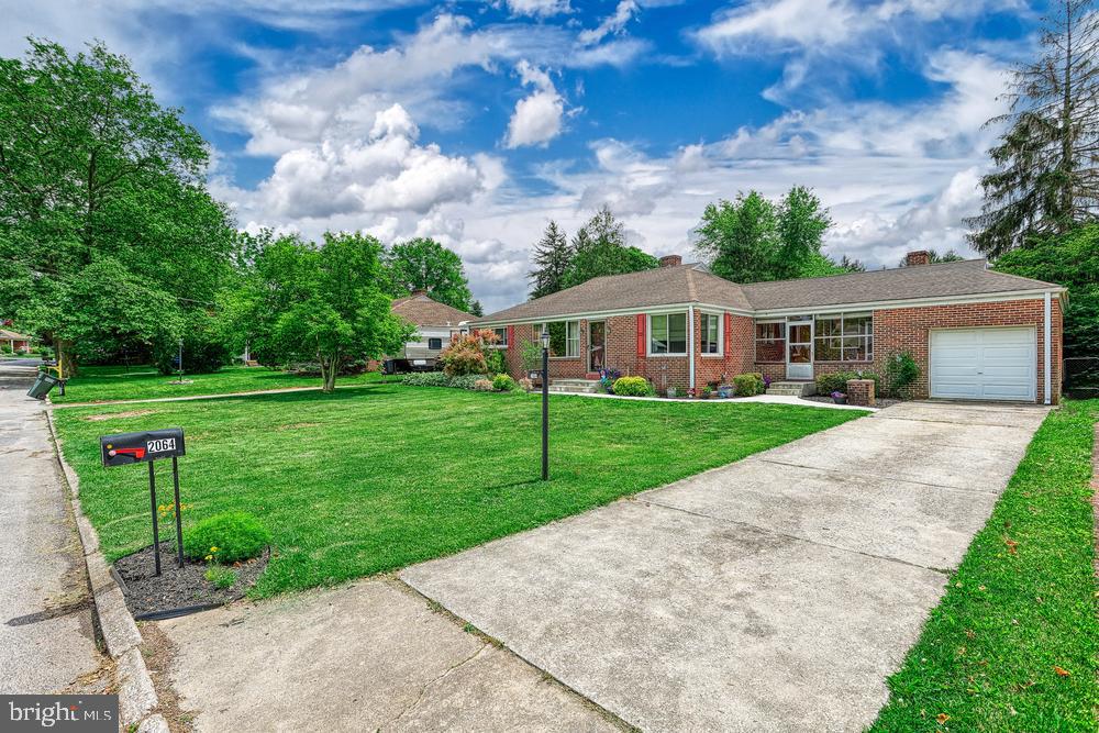 2064 Sycamore Road York, PA 17408 - Photo 3 of 41
