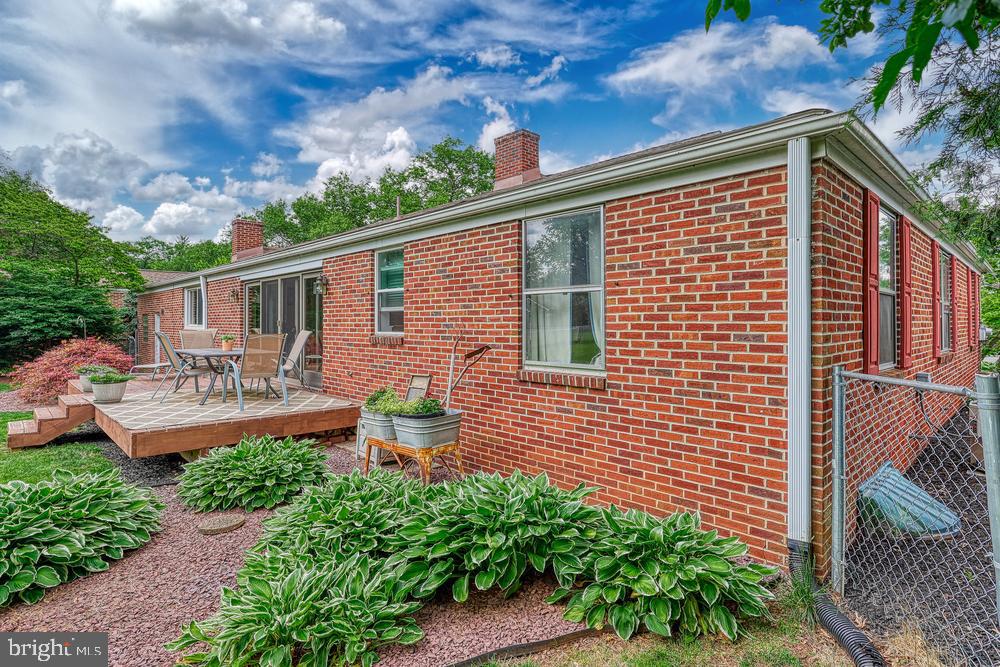 2064 Sycamore Road York, PA 17408 - Photo 6 of 41