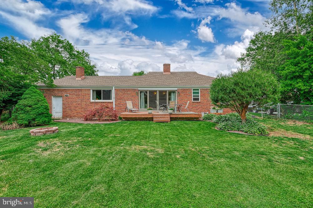 2064 Sycamore Road York, PA 17408 - Photo 8 of 41