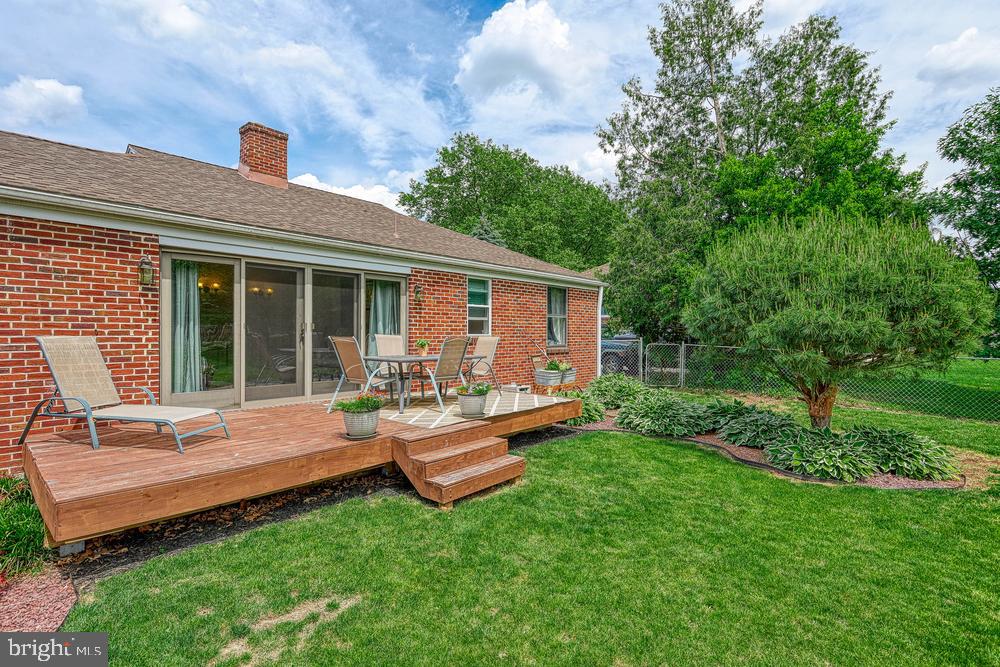 2064 Sycamore Road York, PA 17408 - Photo 9 of 41