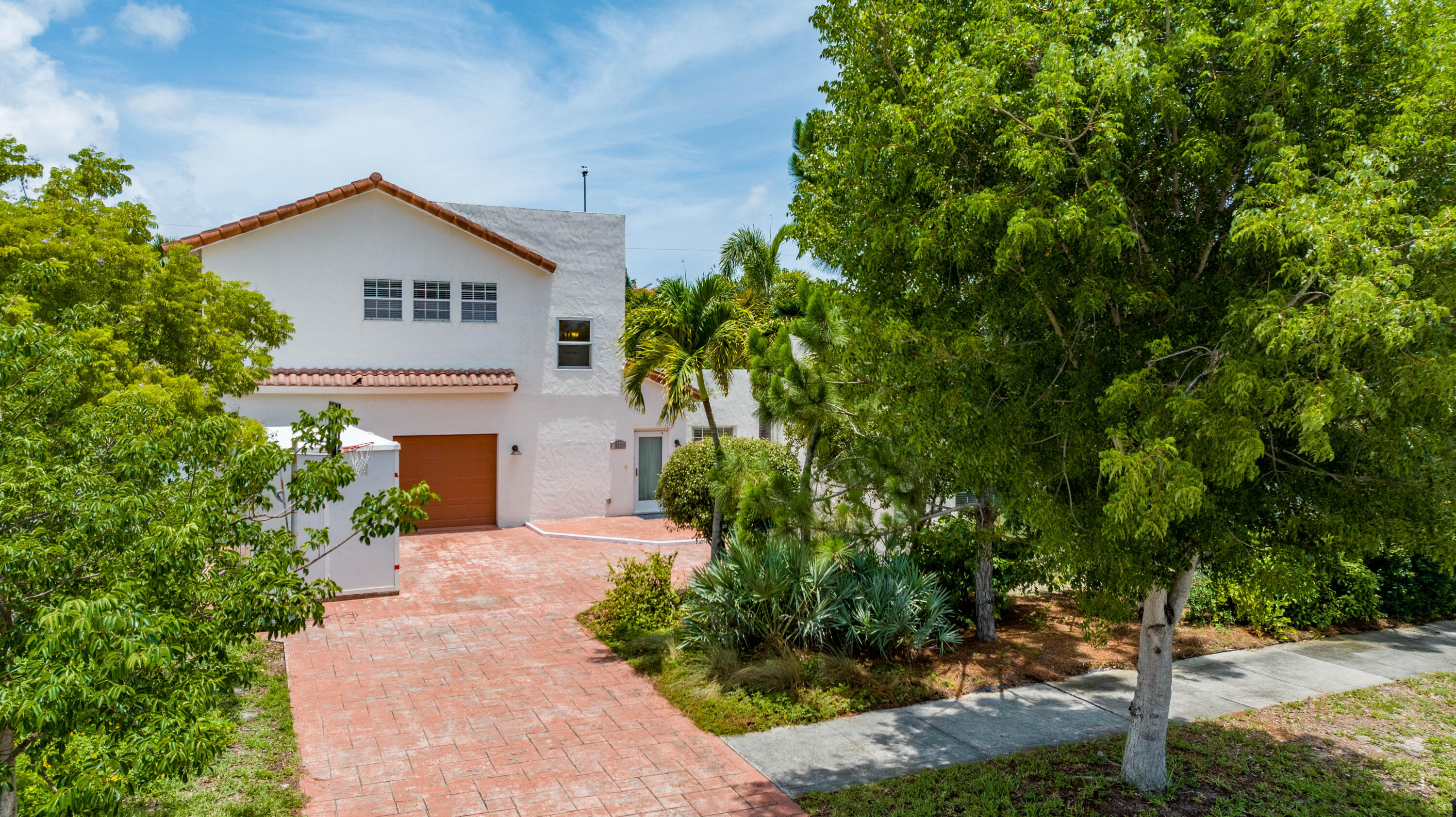 237 Northwest 7th Street Boca Raton, FL 33432 - Photo 1 of 17 Front of Home