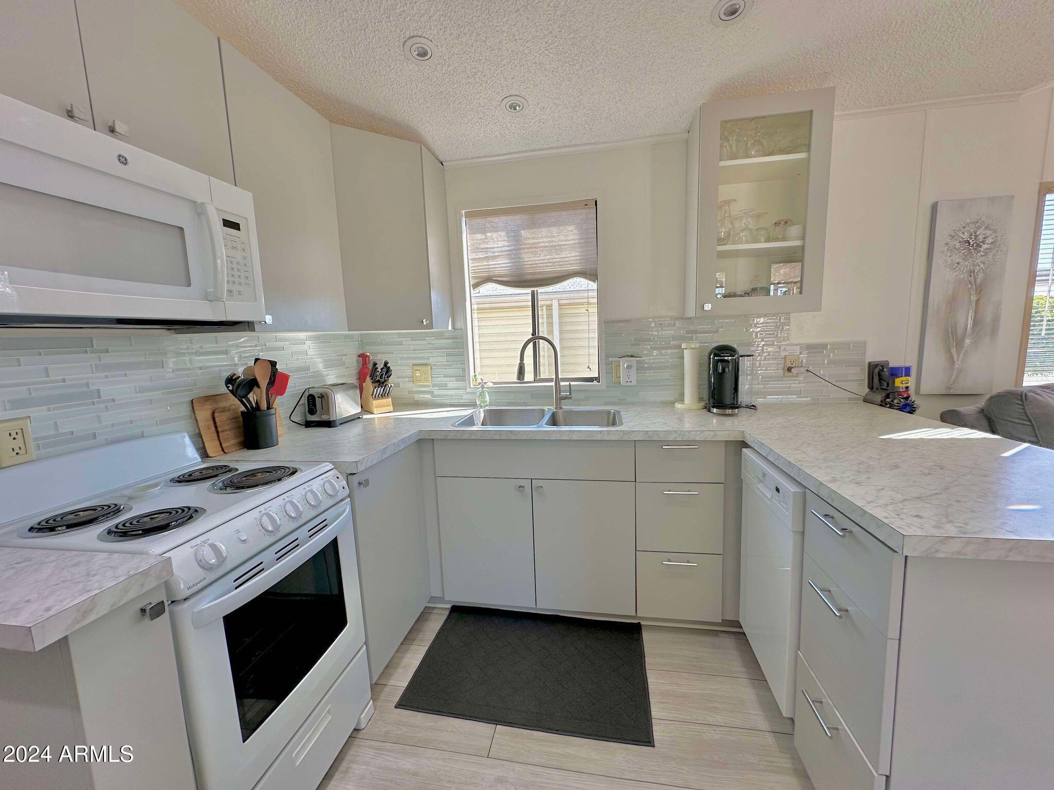 8865 East Baseline Road, Unit 504 Mesa, AZ 85209 - Photo 9 of 47 Kitchen