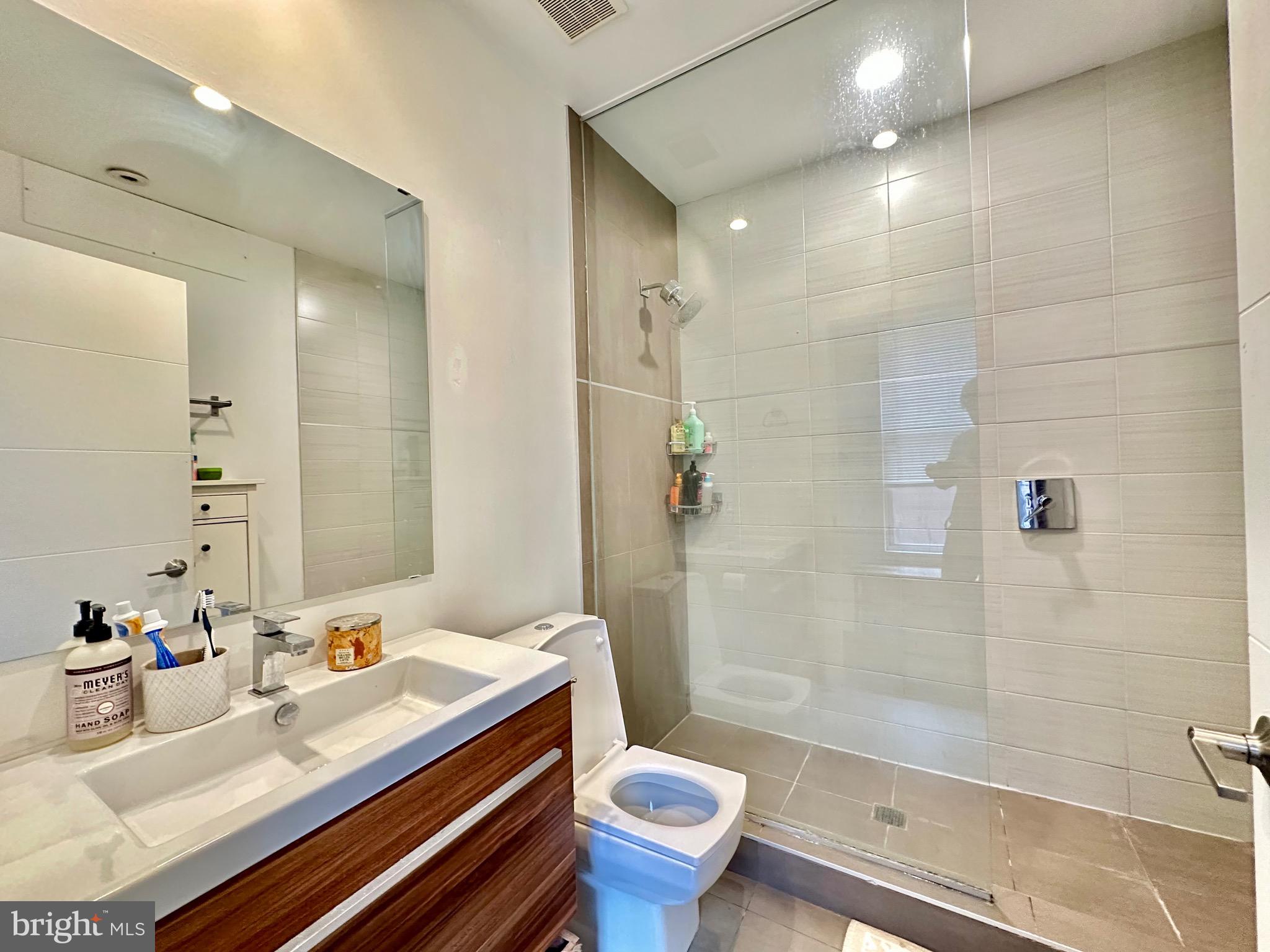 263 North 3rd Street, Unit A Philadelphia, PA 19106 - Photo 11 of 15