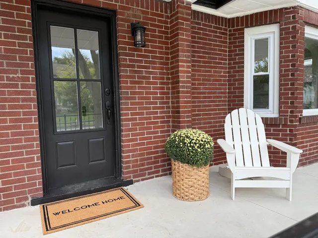 $359,900 | 1935 Church Place, Trenton, MI 48183