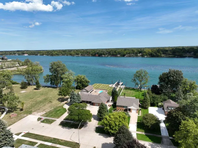 $359,900 | 1935 Church Place, Trenton, MI 48183