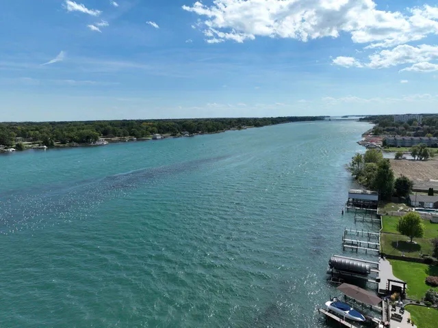 $359,900 | 1935 Church Place, Trenton, MI 48183