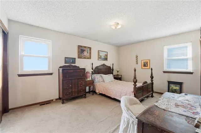 $250,000 | 5421 Crest Drive, Kansas City, KS 66106