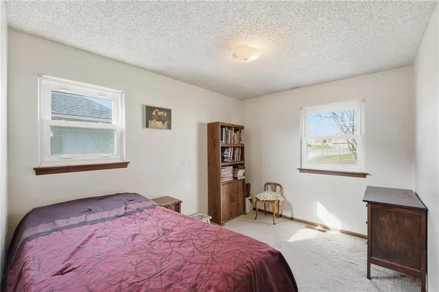 $250,000 | 5421 Crest Drive, Kansas City, KS 66106