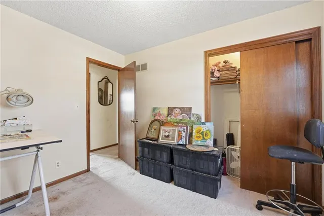 $250,000 | 5421 Crest Drive, Kansas City, KS 66106