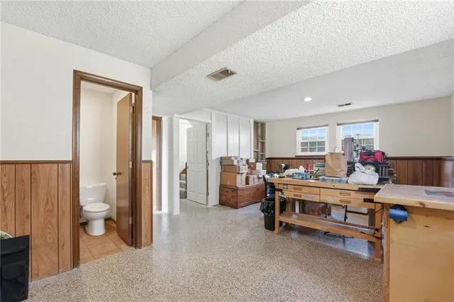 $250,000 | 5421 Crest Drive, Kansas City, KS 66106