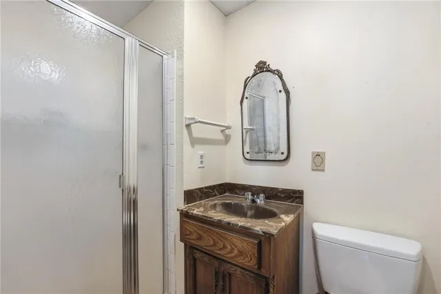 $250,000 | 5421 Crest Drive, Kansas City, KS 66106