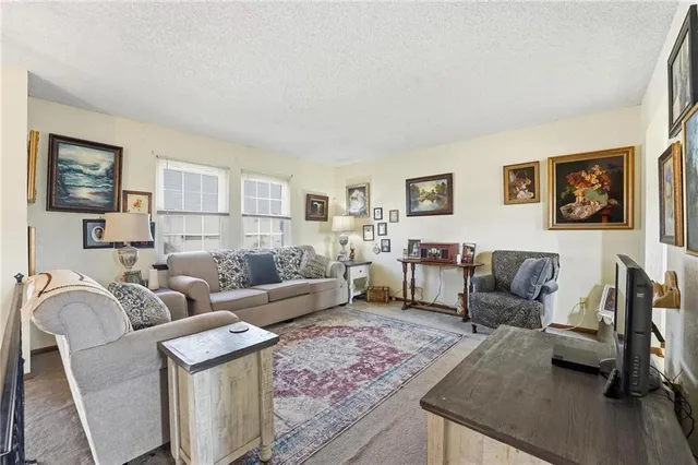 $250,000 | 5421 Crest Drive, Kansas City, KS 66106