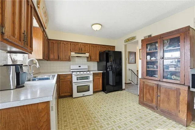 $250,000 | 5421 Crest Drive, Kansas City, KS 66106