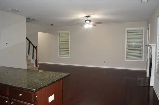 a view of empty room with window