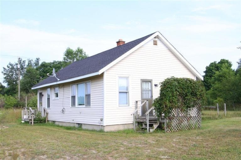 52316 Highway 131 Three Rivers, MI 49093 - Photo 1 of 6 Primary Photo