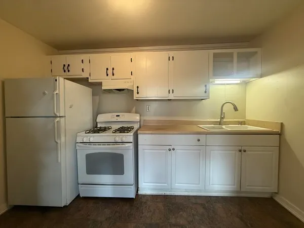 $1,595 | 442 Merrimack Street, Unit 2W, Manchester, NH 03103
