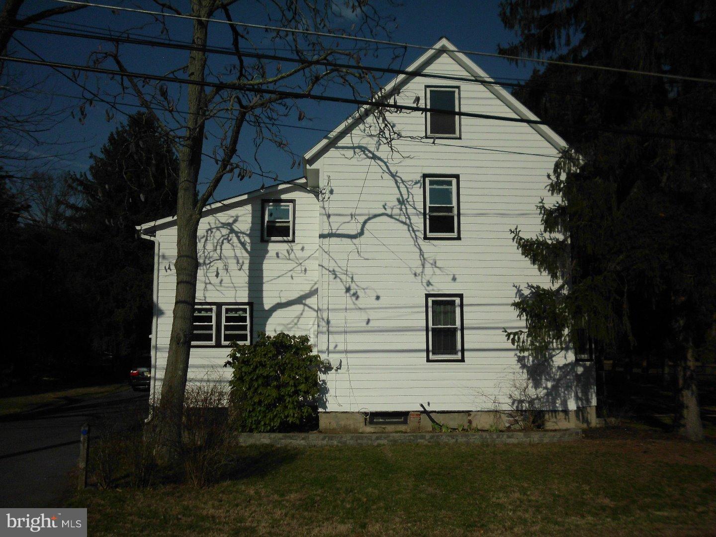 825 Deacon Road Hainesport, NJ 08036 - Photo 3 of 25 Gallery Image 3