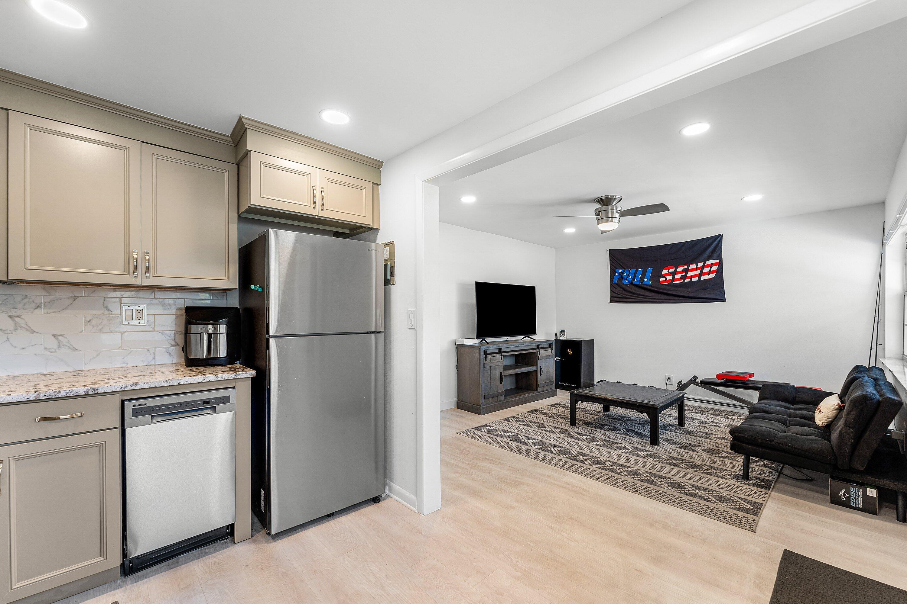 340 Northwest 19th Street, Unit 2020 Boca Raton, FL 33432 - Photo 6 of 17 010-340Northwest19thStreet-2020-BocaRato