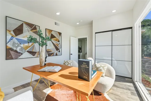 $1,443,000 | 2423 Rockdell Street, La Crescenta, CA 91214