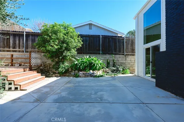 $1,443,000 | 2423 Rockdell Street, La Crescenta, CA 91214