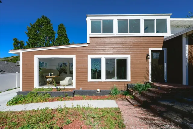 $1,443,000 | 2423 Rockdell Street, La Crescenta, CA 91214