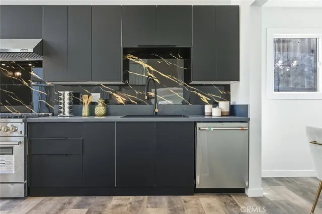 $1,443,000 | 2423 Rockdell Street, La Crescenta, CA 91214