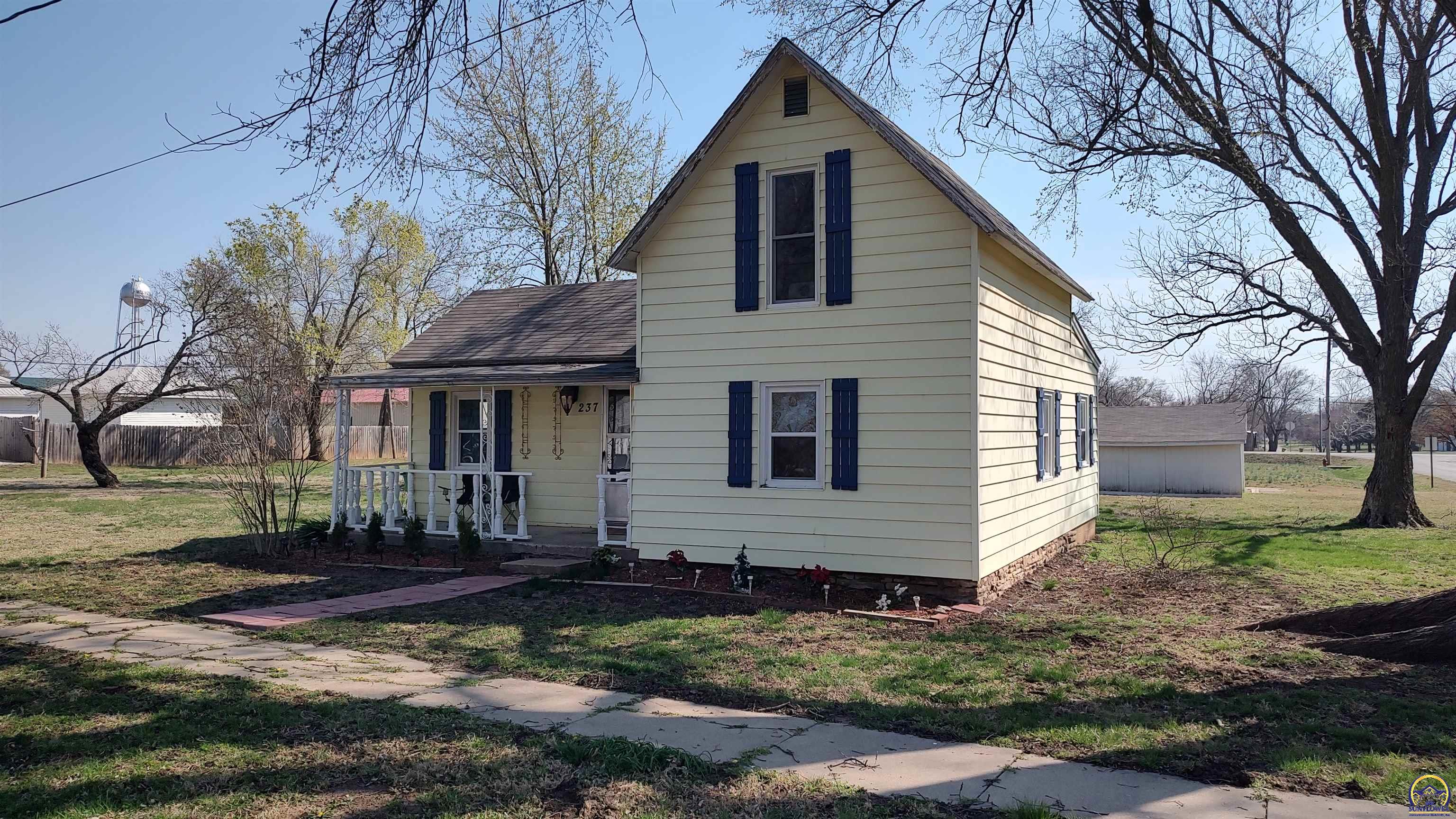237 Mayes St