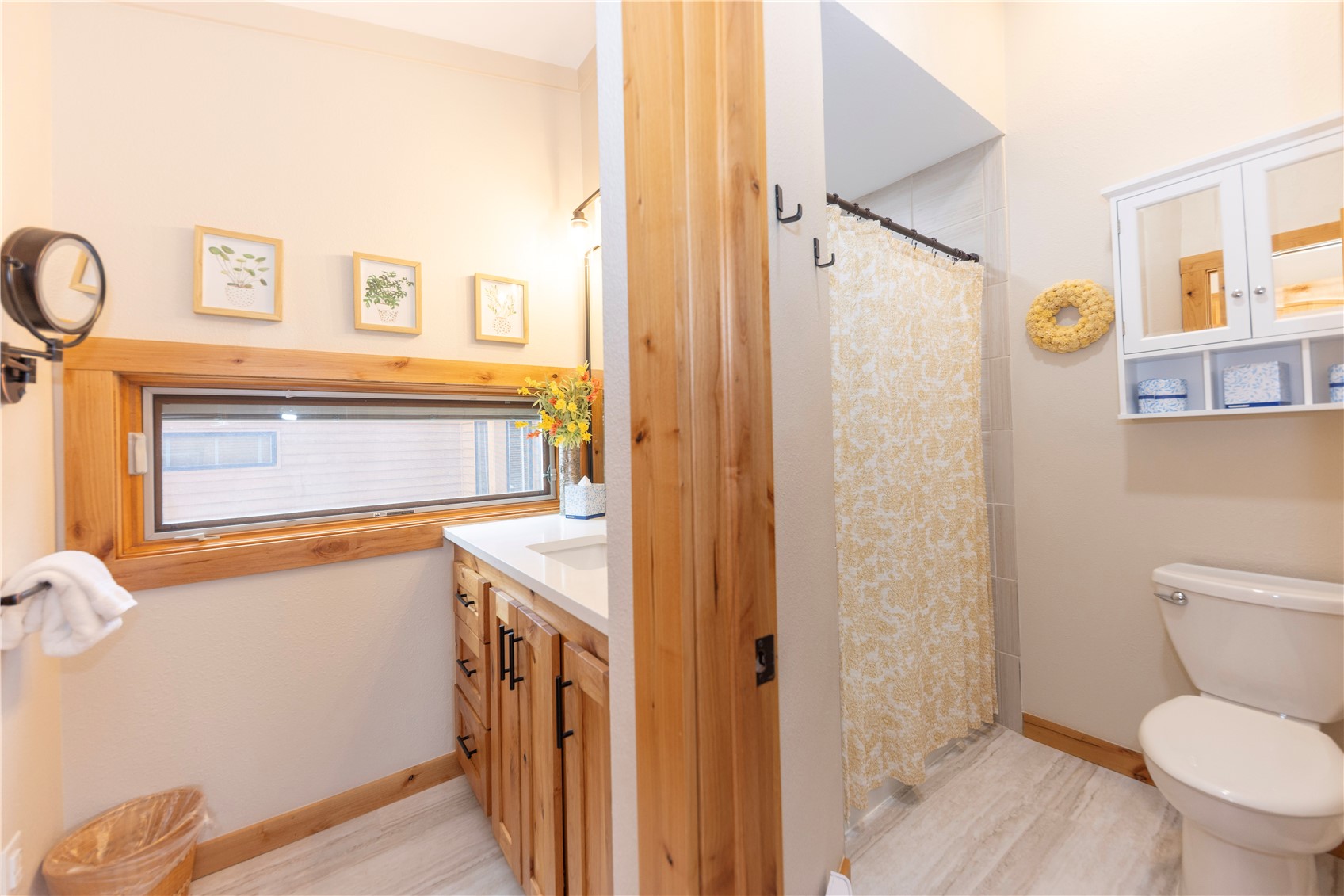 590 Tennis Club Road, Unit 1336 Keystone, CO 80435 - Photo 18 of 41 a bathroom with a toilet a sink and a shower