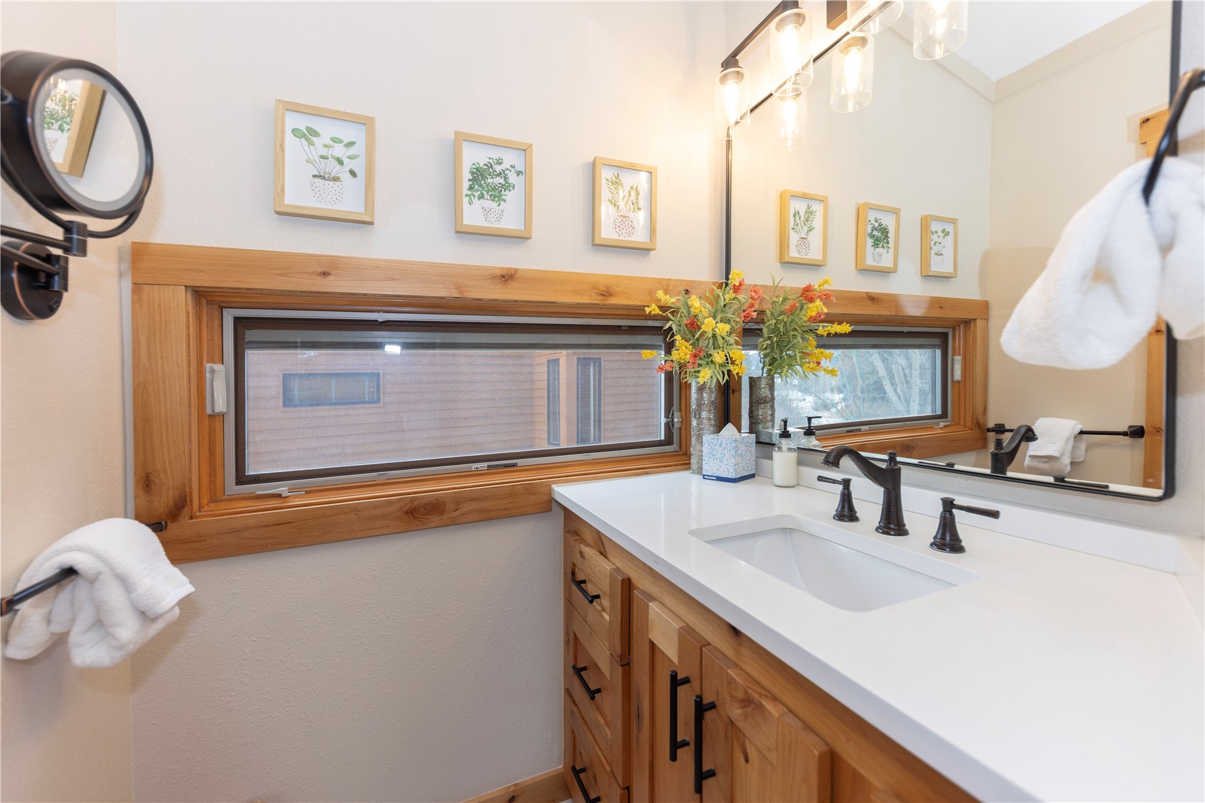 590 Tennis Club Road, Unit 1336 Keystone, CO 80435 - Photo 19 of 41 a bathroom with a sink and a mirror