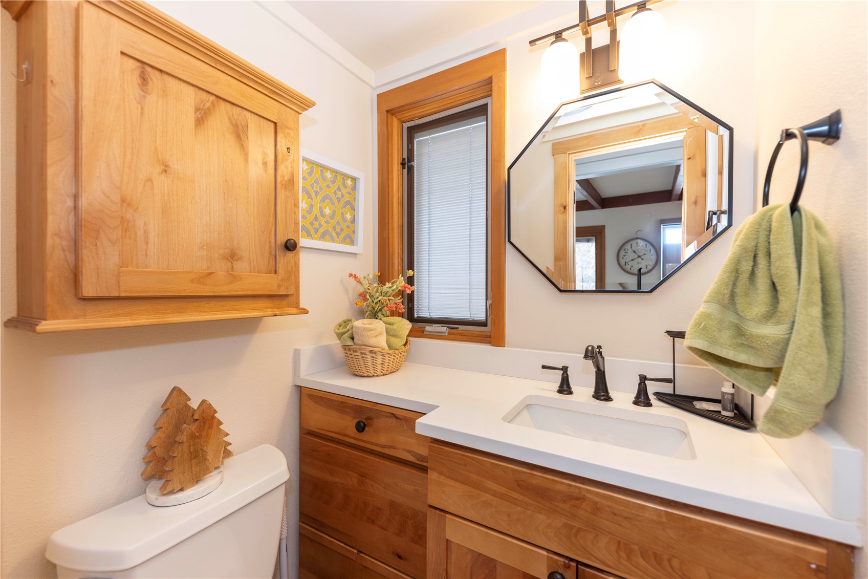 590 Tennis Club Road, Unit 1336 Keystone, CO 80435 - Photo 27 of 41 a bathroom with a sink vanity and a mirror