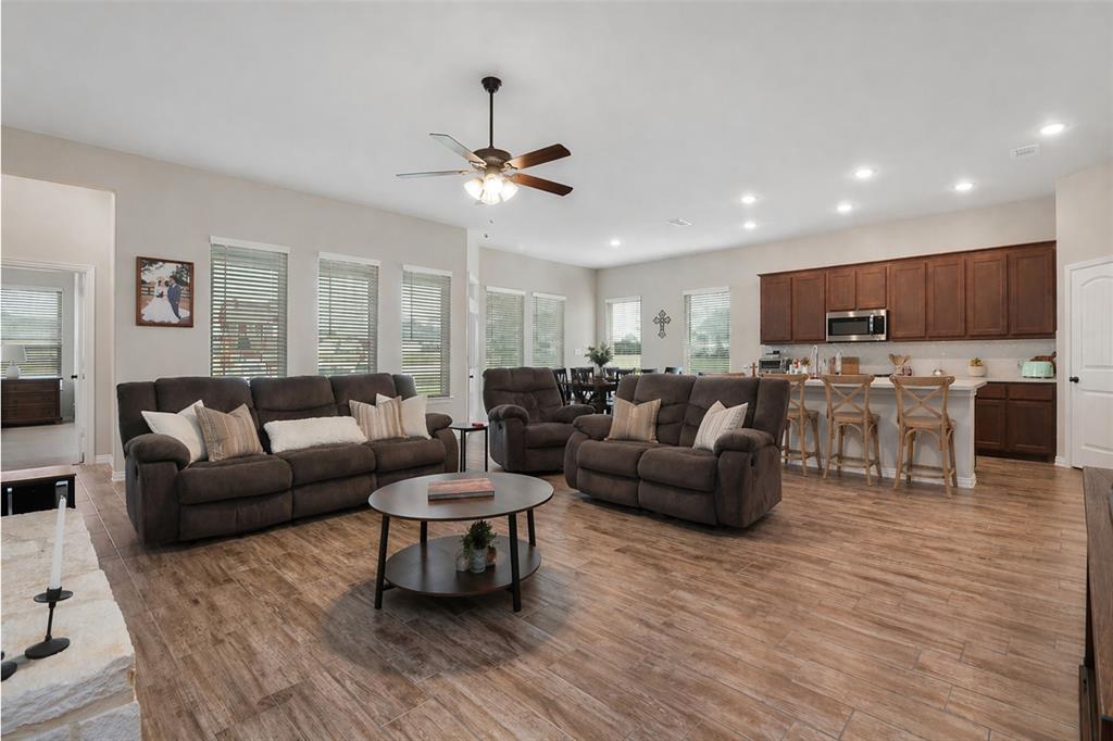 189 Chester Road Springtown, TX 76082 - Photo 14 of 28