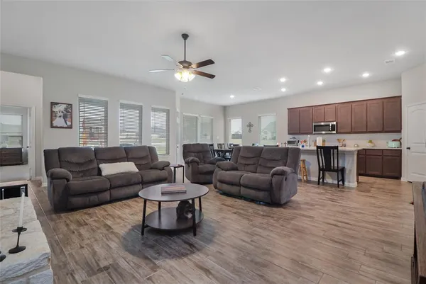 $479,900 | 189 Chester Road, Springtown, TX 76082