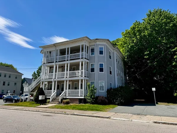 $1,500 | 11 John Street, Unit 8, Attleboro, MA 02703