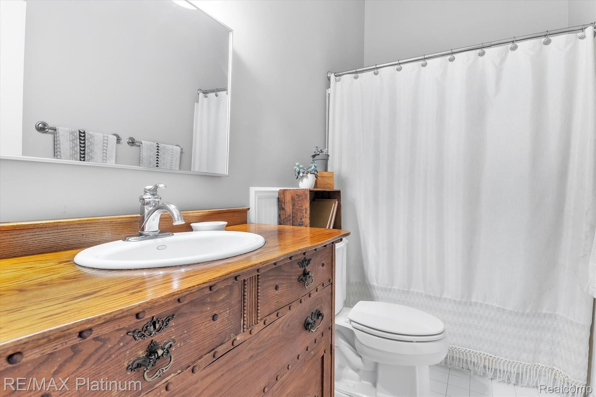 2705 Ravineside South Howell, MI 48843 - Photo 29 of 60 29-2705-Ravineside-Windowstill-Real-Estate-Photography-29.jpg