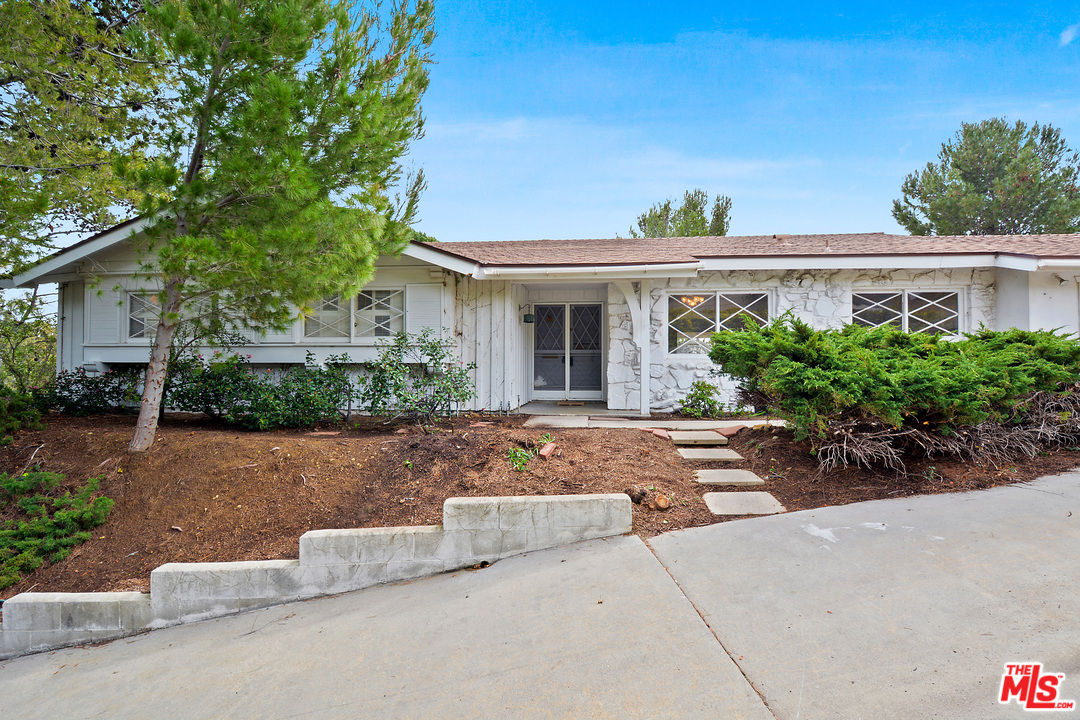 6225 Tapia Drive Malibu, CA 90265 - Photo 11 of 46