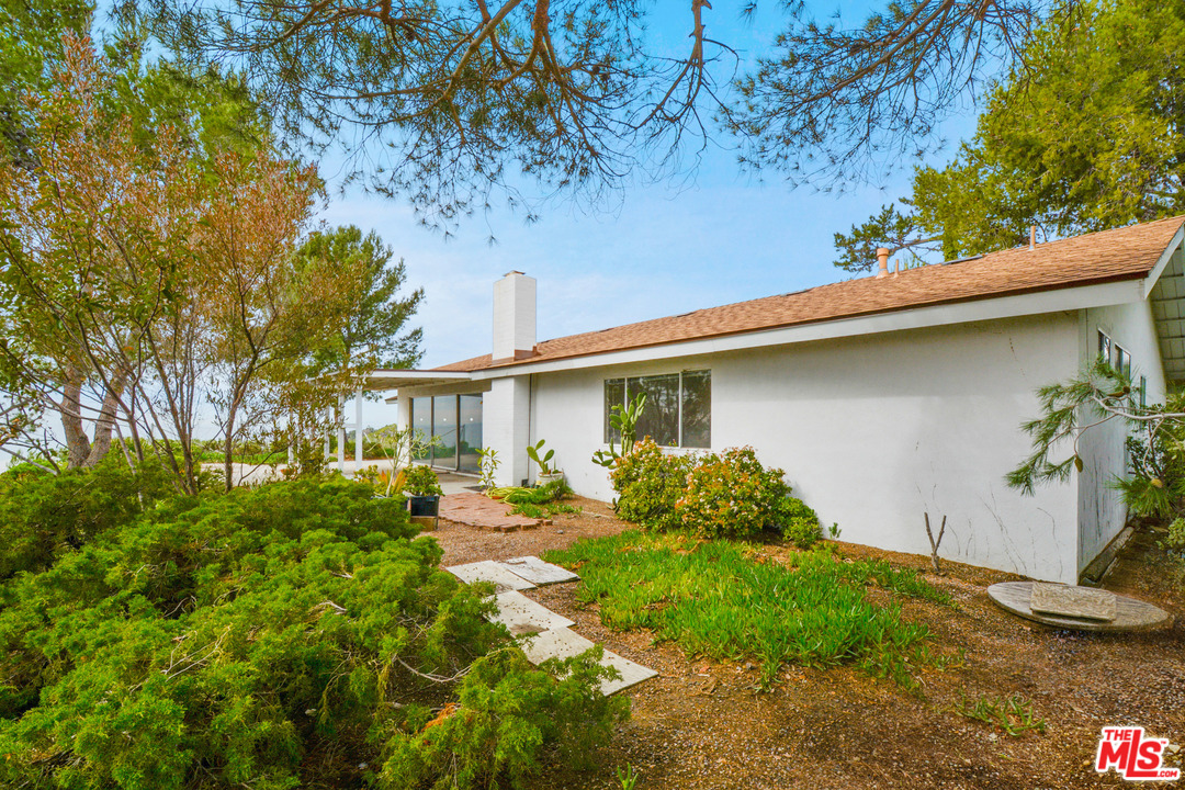 6225 Tapia Drive Malibu, CA 90265 - Photo 16 of 46