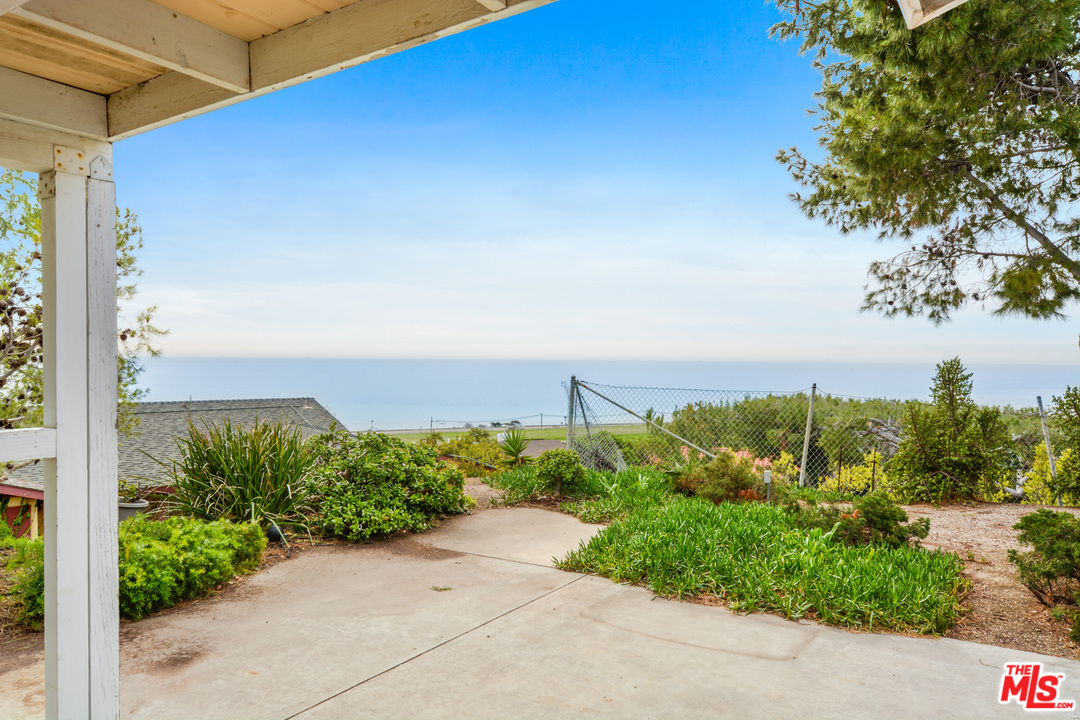 6225 Tapia Drive Malibu, CA 90265 - Photo 19 of 46
