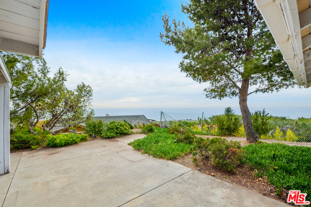 6225 Tapia Drive Malibu, CA 90265 - Photo 20 of 46