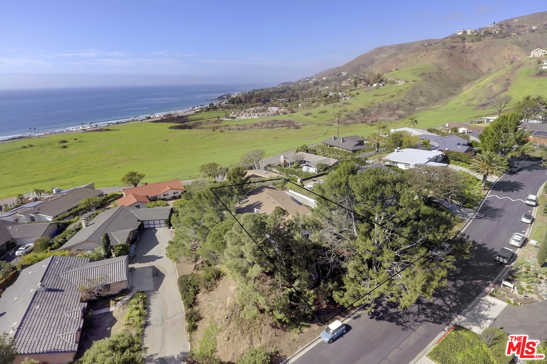 6225 Tapia Drive Malibu, CA 90265 - Photo 3 of 46