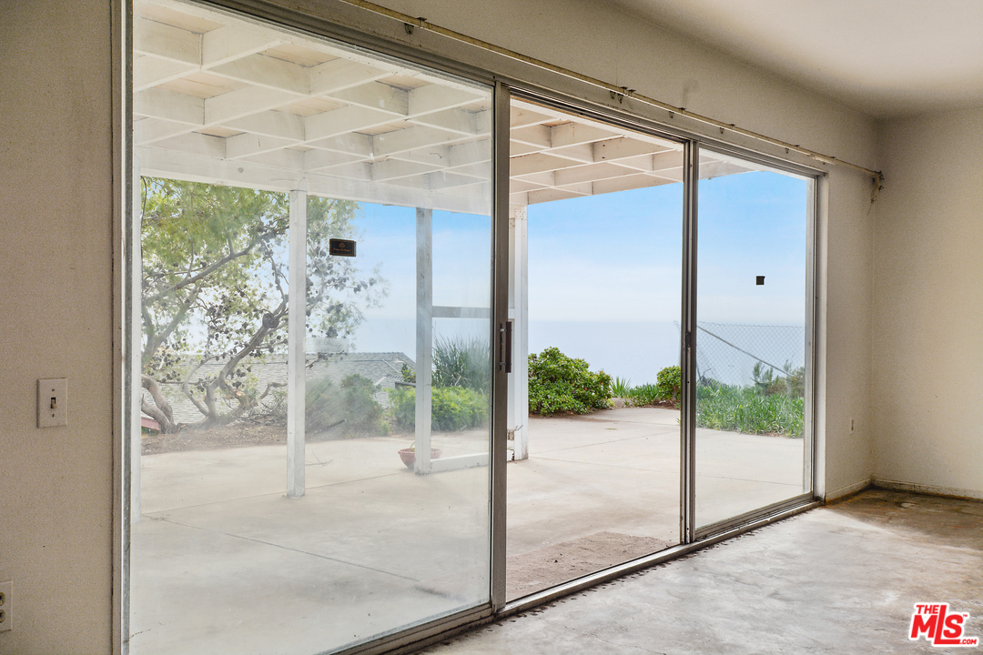 6225 Tapia Drive Malibu, CA 90265 - Photo 22 of 46