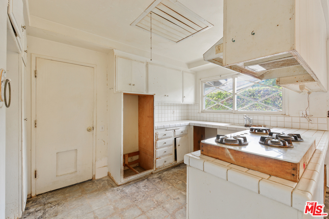 6225 Tapia Drive Malibu, CA 90265 - Photo 31 of 46