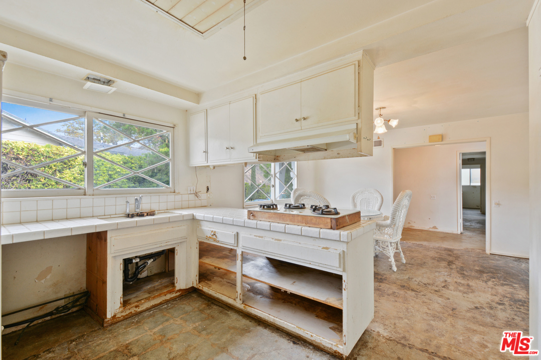 6225 Tapia Drive Malibu, CA 90265 - Photo 32 of 46