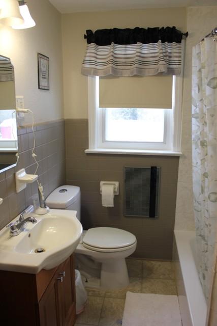 1303 Angle Plantation Road Rocky Mount, VA 24151 - Photo 11 of 22 Hall Full Bath