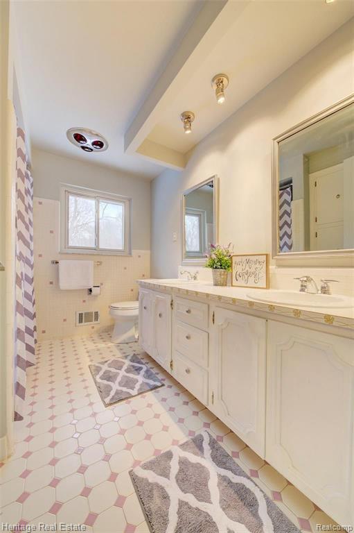 654 Old Perch Road Rochester Hills, MI 48309 - Photo 38 of 61