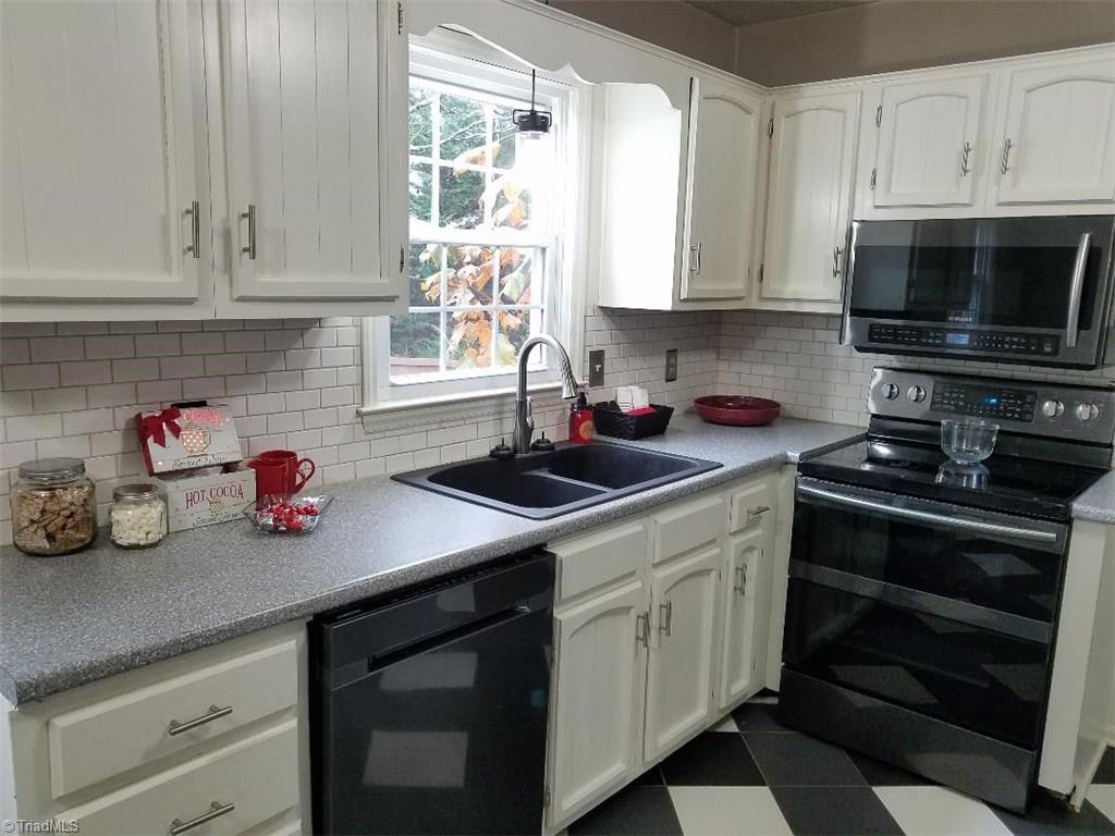 149 Pine Ridge Trail Pinnacle, NC 27043 - Photo 8 of 25 Gallery Image 8