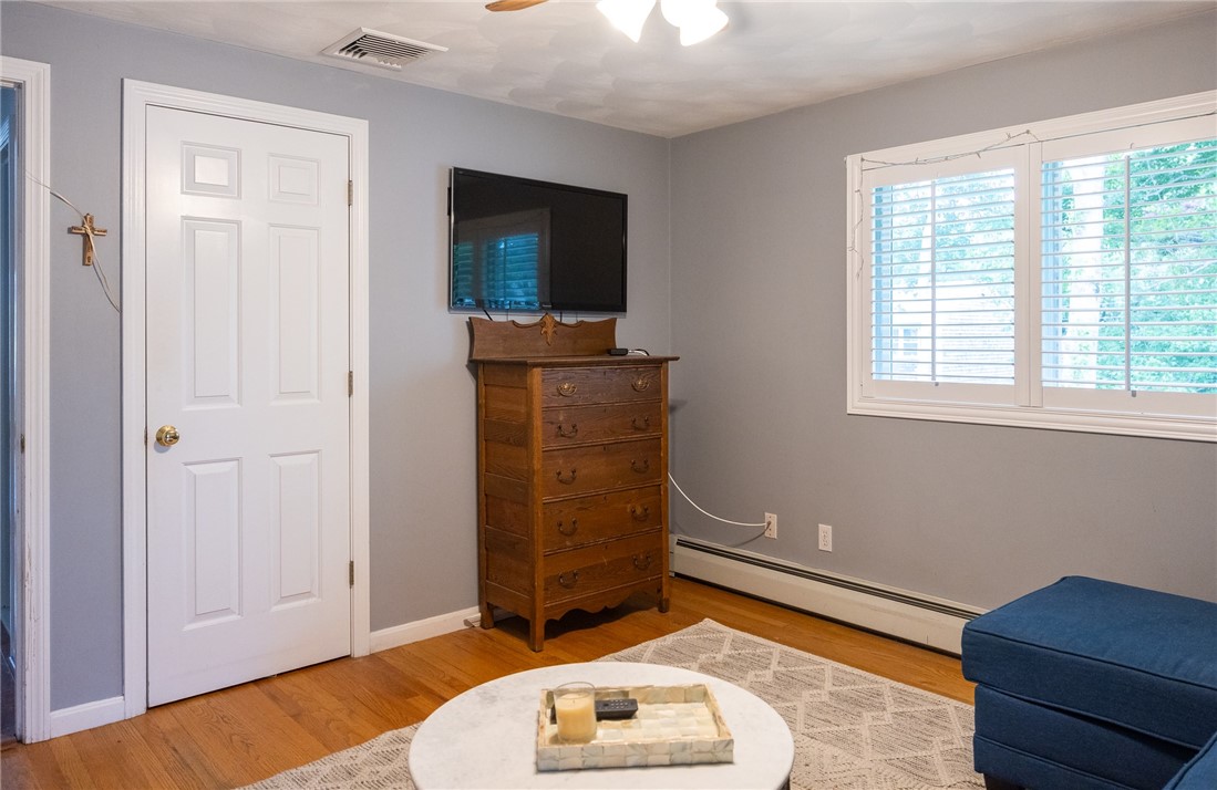 35 Sachem Road Narragansett, RI 02882 - Photo 14 of 37
